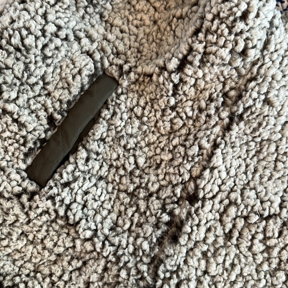 Reversible Cozy Vest - New without Tags - Picture 6 of 7